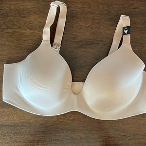 NWT Victoria Secret 34c lightly lined beige bra